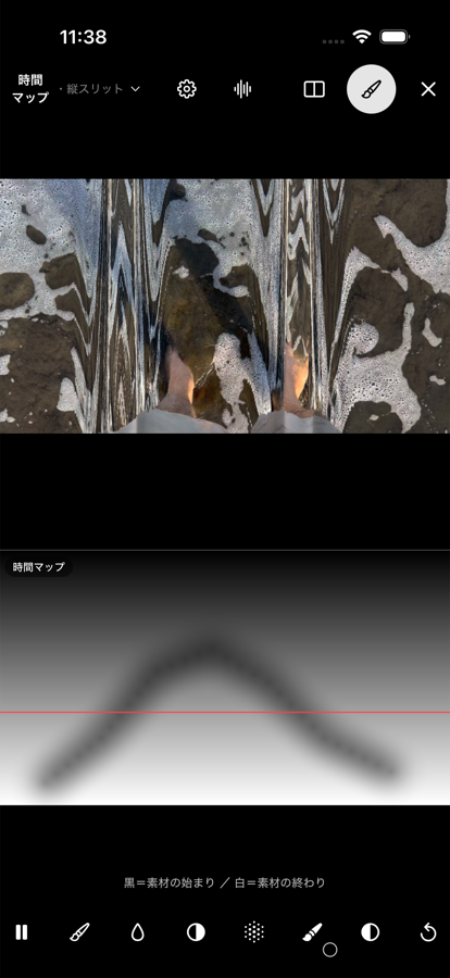 編集画面。上に映像、下にマップ画像があり、マップに山形の線が描かれている